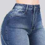 Jeans Straight Semirrígido Tiro Alto 7400